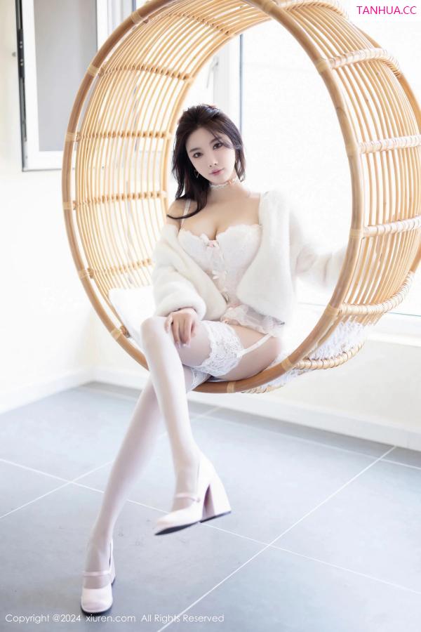杨晨晨 sugar小甜心CC [XiuRen]高清写真图 2024.05.20 No.8570 杨晨晨Yome 美腿丝袜第5张图片